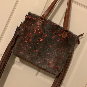 Carry Conceal! Gray hide red acid wash tote